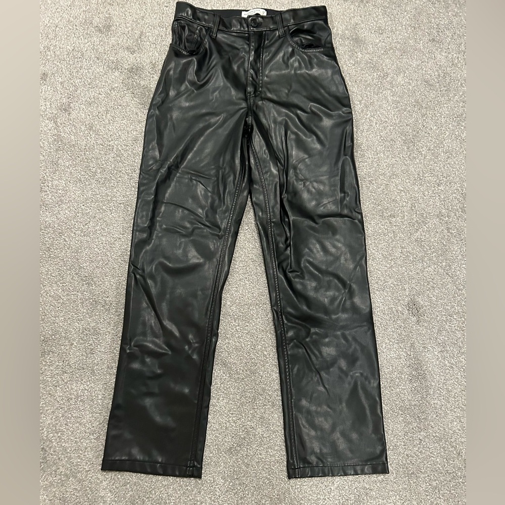 Abercrombie & Fitch Black 90s straight UltraHigh Rise Faux Leather Pants Size 29